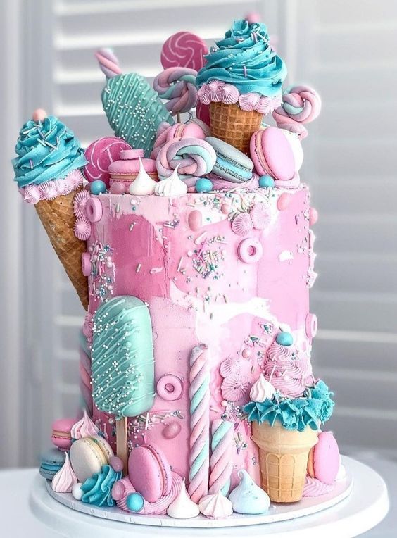Torta con helados y colores